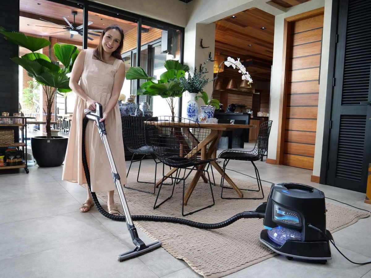 Deep cleaning carpets